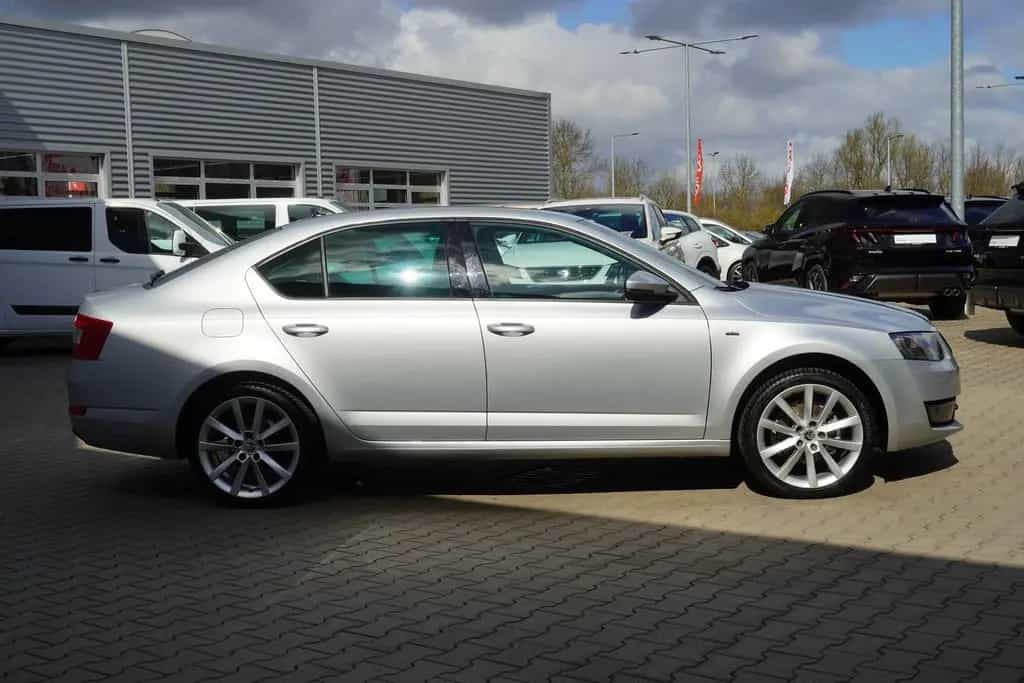 Skoda Octavia 1.0 Joy Bi-Xenon Tempomat Sitzheizung 11/2017-photo-4
