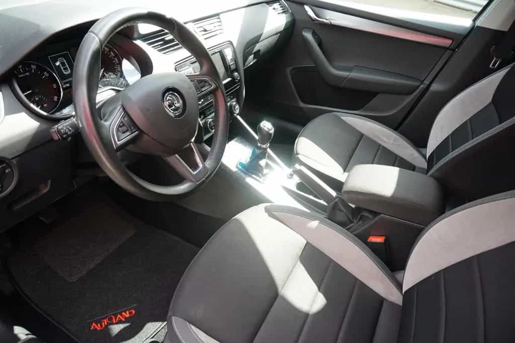 Skoda Octavia 1.0 Joy Bi-Xenon Tempomat Sitzheizung 11/2017-photo-9