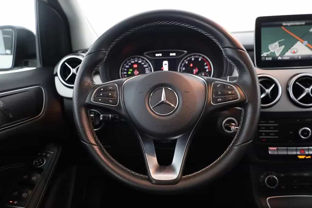 Mercedes-Benz B 220 B220 Urban 7G-DCT 4-Matic LED Navi Sitzheizung 11/2016-photo-14