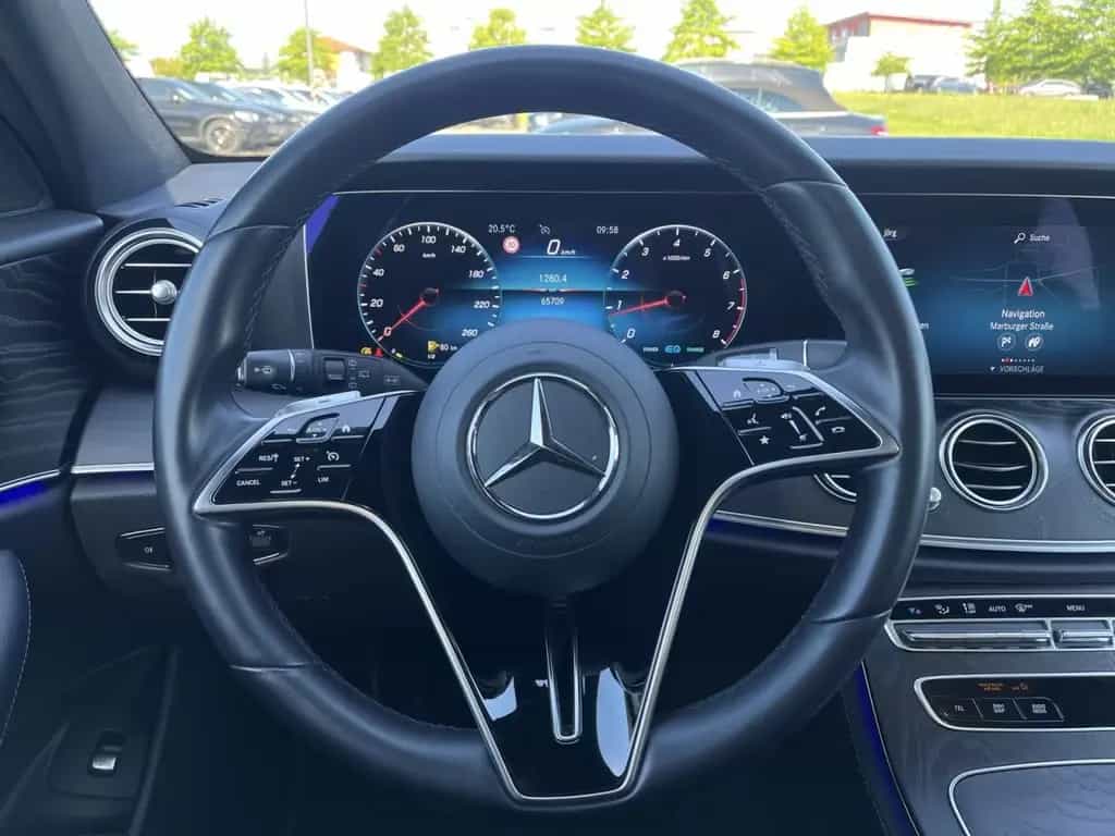 Mercedes-Benz E 200 T AVANTGARDE+NIGHT+TOTW+AMBIENTE+PANO+KAM 06/2021-photo-12