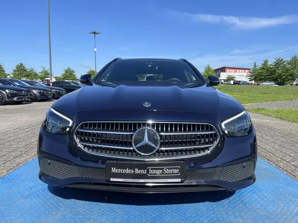 Mercedes-Benz E 200 T AVANTGARDE+NIGHT+TOTW+AMBIENTE+PANO+KAM 06/2021-photo-2