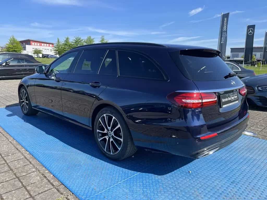 Mercedes-Benz E 200 T AVANTGARDE+NIGHT+TOTW+AMBIENTE+PANO+KAM 06/2021-photo-7