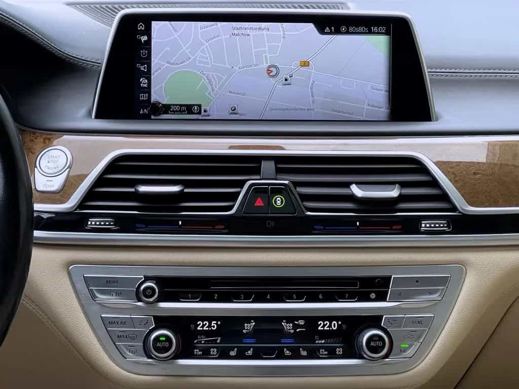 BMW 7 Series 750i xDrive LUXURY HEADUP MASSAGE LASER GARANTIE 03/2016-photo-14