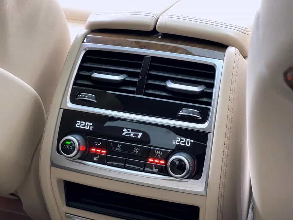 BMW 7 Series 750i xDrive LUXURY HEADUP MASSAGE LASER GARANTIE 03/2016-photo-24
