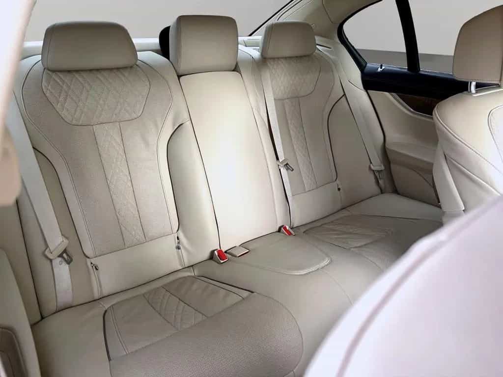 BMW 7 Series 750i xDrive LUXURY HEADUP MASSAGE LASER GARANTIE 03/2016-photo-26