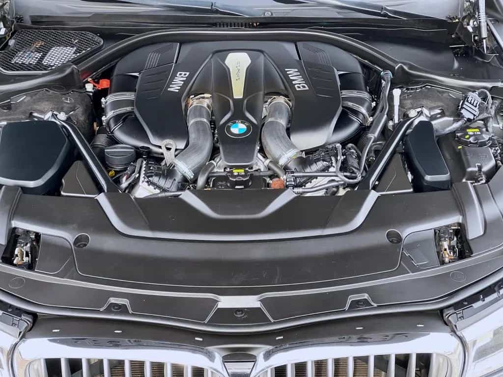BMW 7 Series 750i xDrive LUXURY HEADUP MASSAGE LASER GARANTIE 03/2016-photo-35