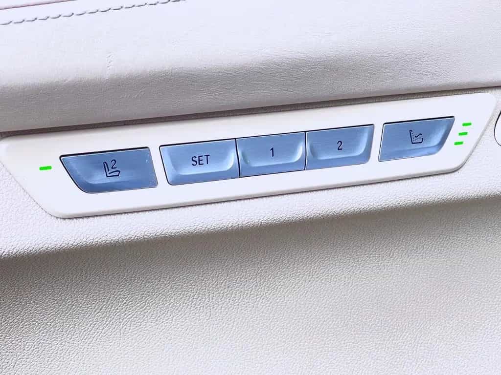 BMW 7 Series 750i xDrive LUXURY HEADUP MASSAGE LASER GARANTIE 03/2016-photo-38