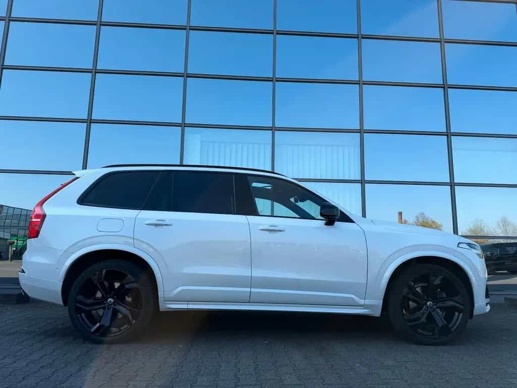 Volvo XC90 R Design AWD Leder Kamera Pano 7 Sitzer AHK 06/2021-photo-4