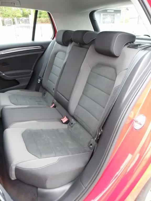 Volkswagen Golf 2.0 TDI DSG 5p. Executive BlueMo 04/2019-photo-3