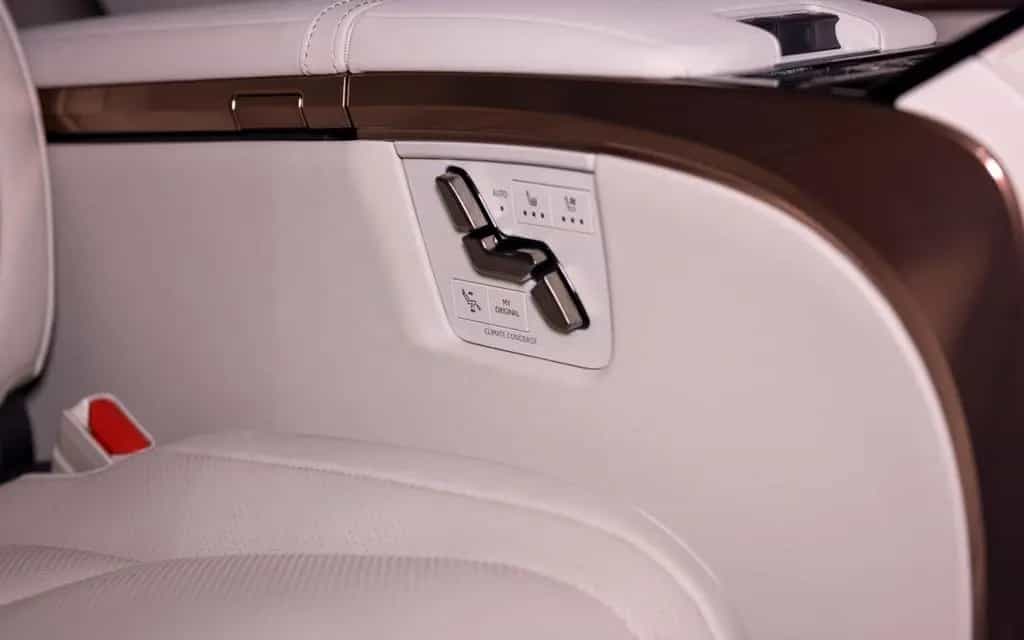 Lexus LM 350h LUXURY | 4-SEATS - FIRSTCLASS | NEW MY26 null-photo-16