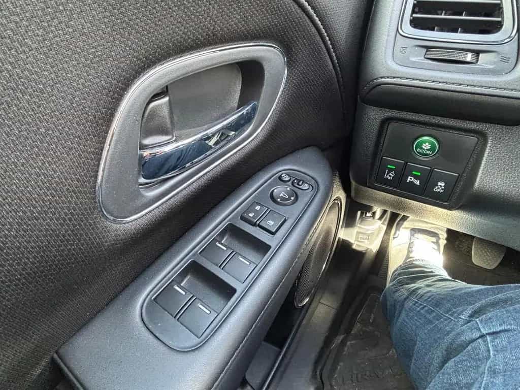 Honda HR-V 1,5 Executive 09/2017-photo-17