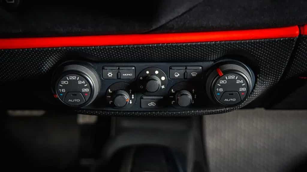 Ferrari 488 Pista *FERRARI DENMARK* 04/2020-photo-13