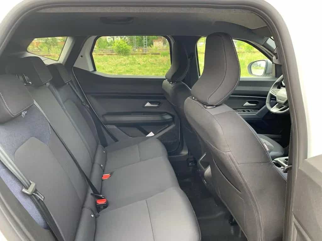 Dacia Duster JOURNEY TCe 130 4x4 KAMERA+NAVI+KLIMA 06/2025-photo-25