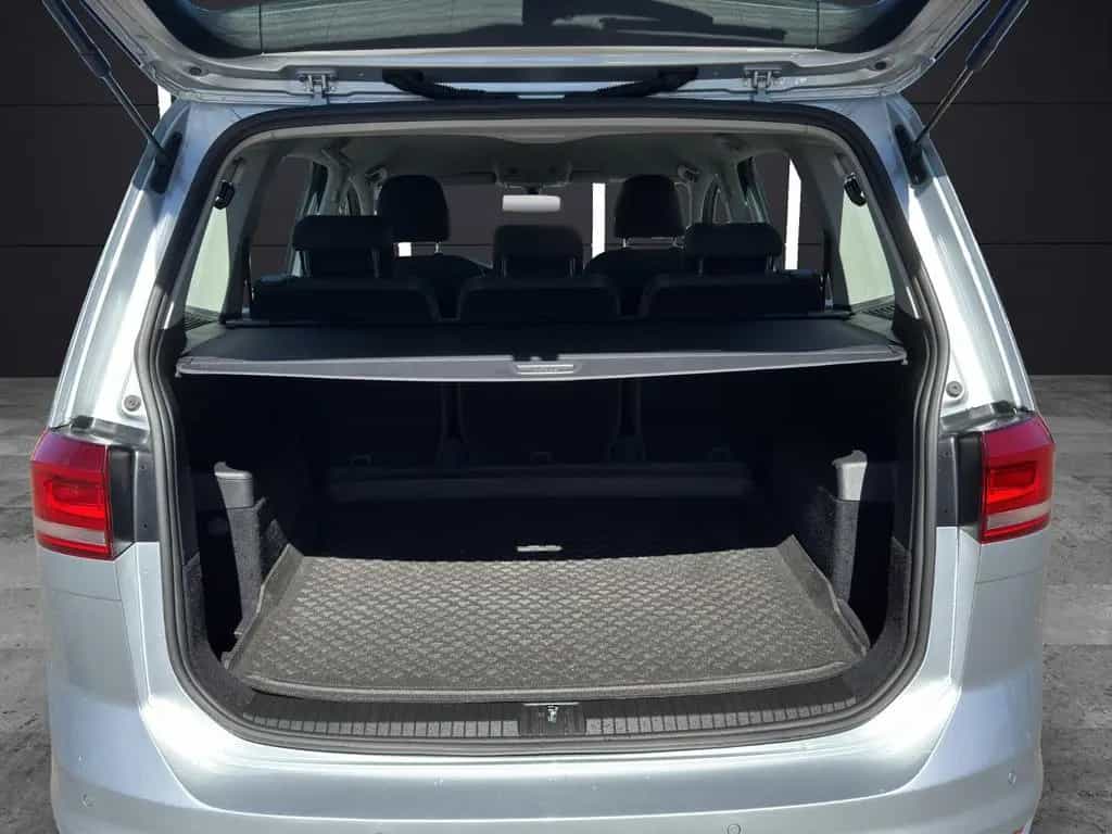 Volkswagen Touran Trendline 7Sitze/NAVI/AHK/KLIMAAUTOMATIK 07/2018-photo-12
