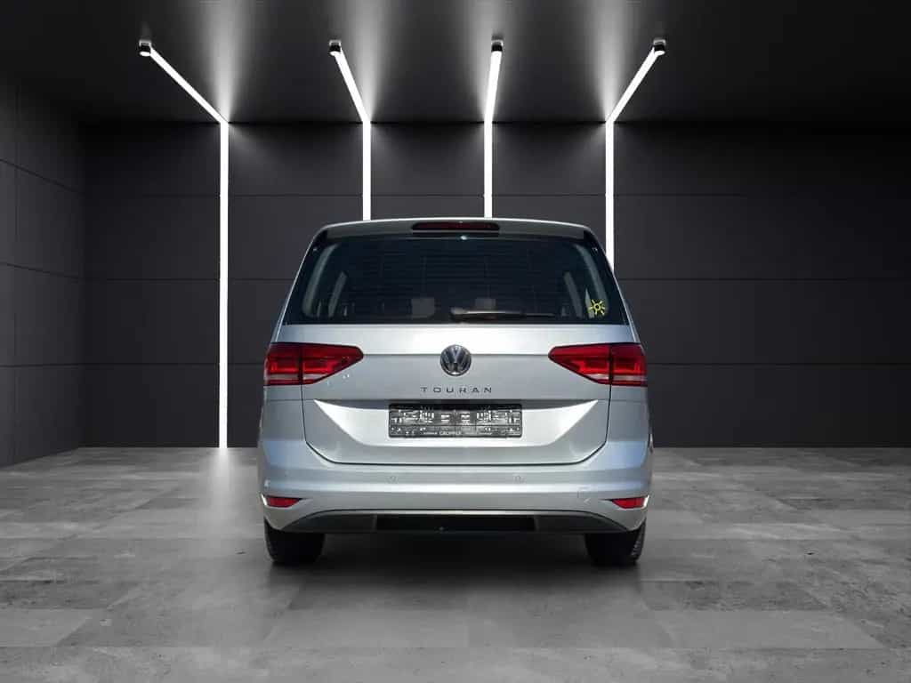 Volkswagen Touran Trendline 7Sitze/NAVI/AHK/KLIMAAUTOMATIK 07/2018-photo-4