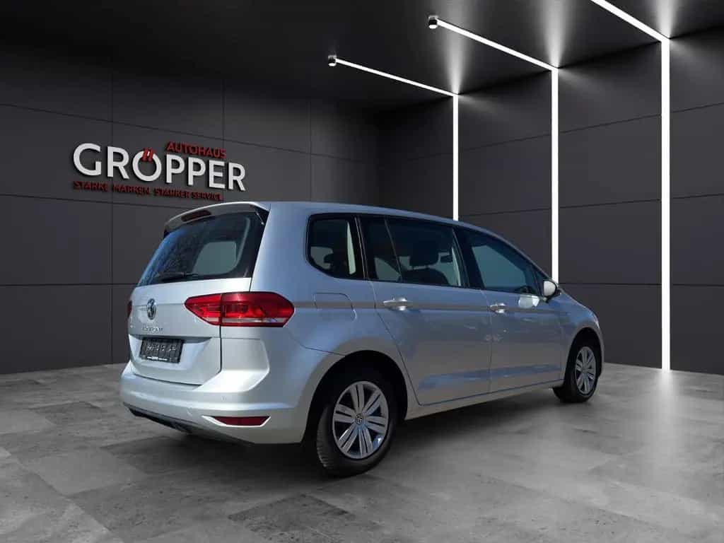 Volkswagen Touran Trendline 7Sitze/NAVI/AHK/KLIMAAUTOMATIK 07/2018-photo-5