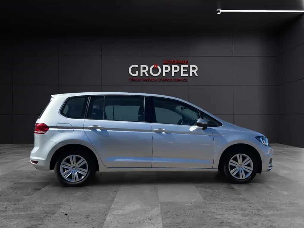 Volkswagen Touran Trendline 7Sitze/NAVI/AHK/KLIMAAUTOMATIK 07/2018-photo-7