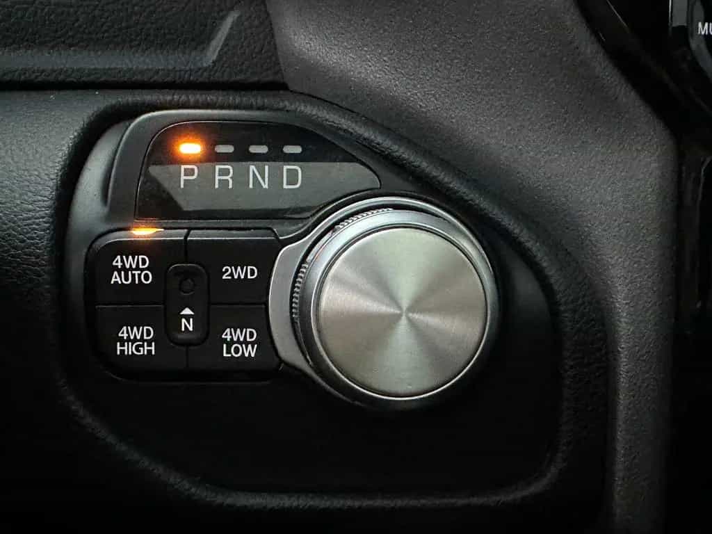 Dodge RAM 1500 Laramie 5,7L 4x4 12´Displ LED Pano 22´´ 03/2020-photo-12