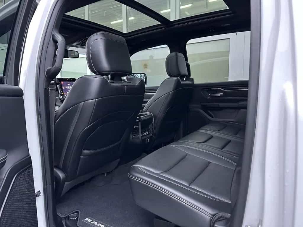 Dodge RAM 1500 Laramie 5,7L 4x4 12´Displ LED Pano 22´´ 03/2020-photo-15