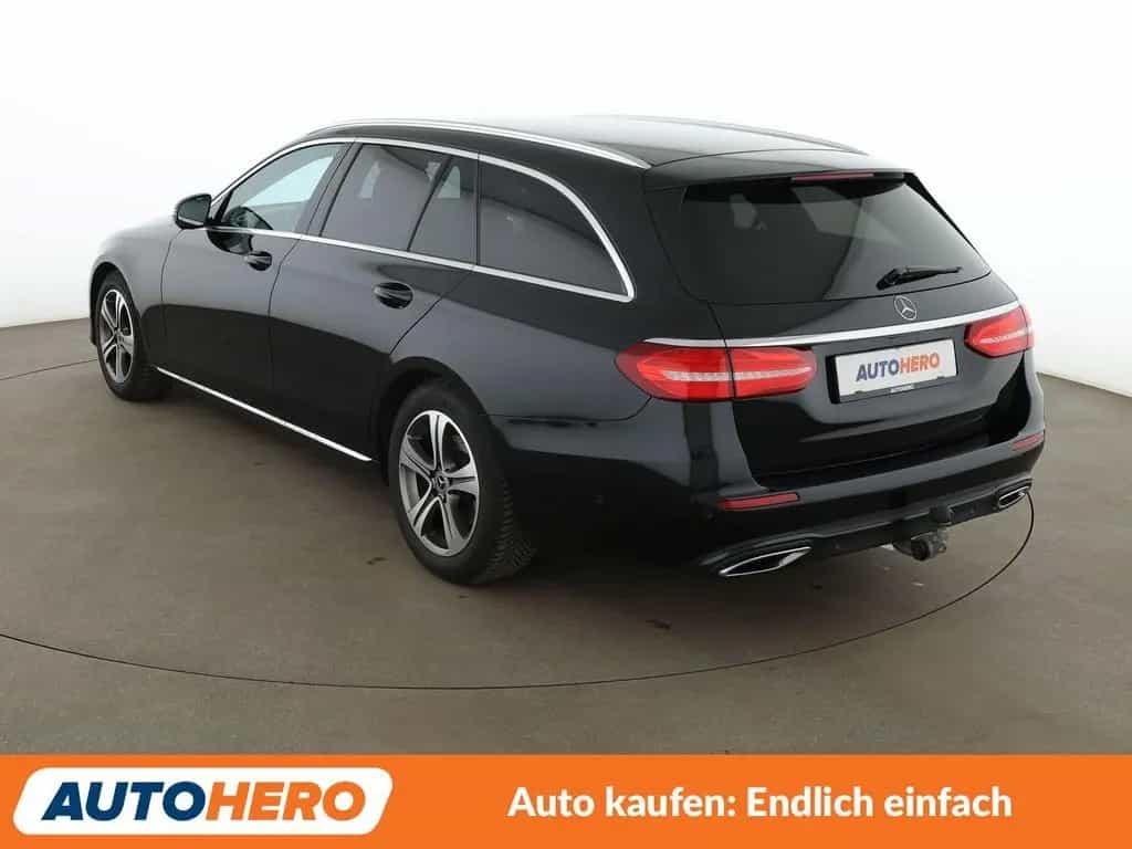Mercedes-Benz E-Class d Avantgarde Aut.*CAM*LED*NAVI*PDC*SHZ*AHK 10/2019-photo-3