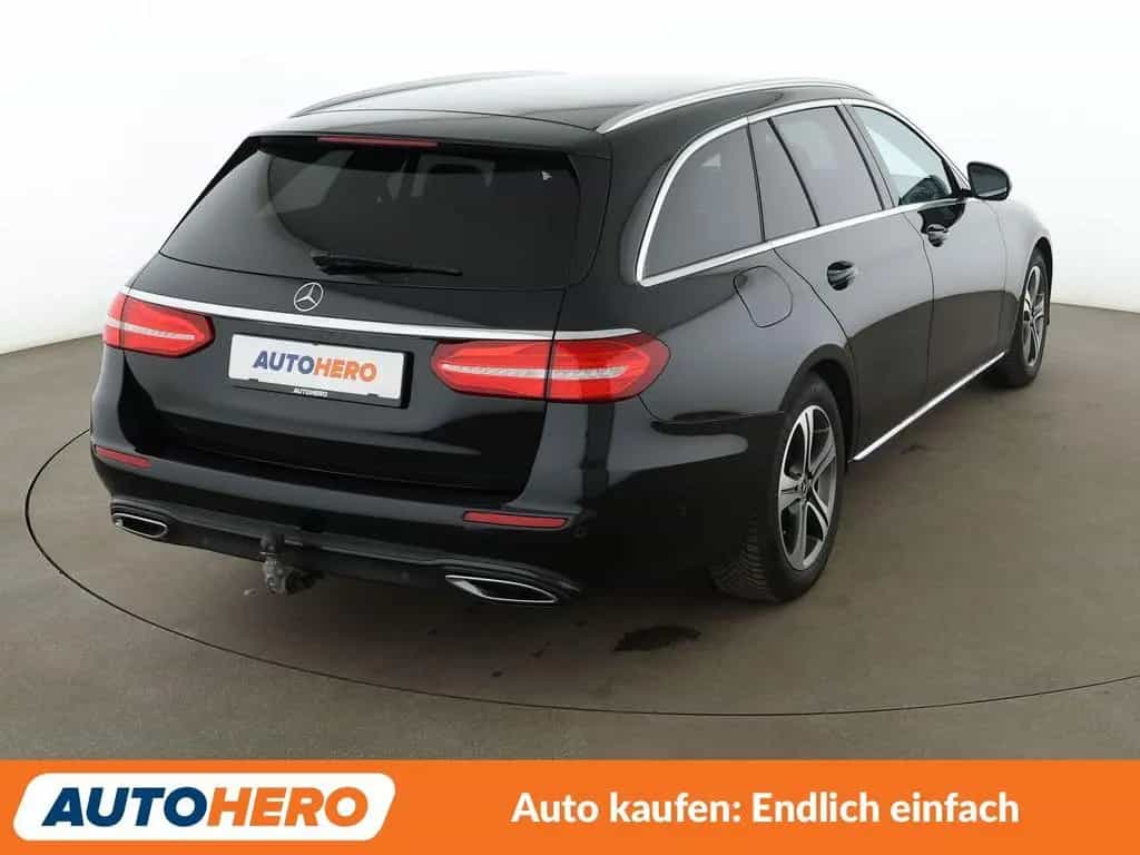 Mercedes-Benz E-Class d Avantgarde Aut.*CAM*LED*NAVI*PDC*SHZ*AHK 10/2019-photo-5