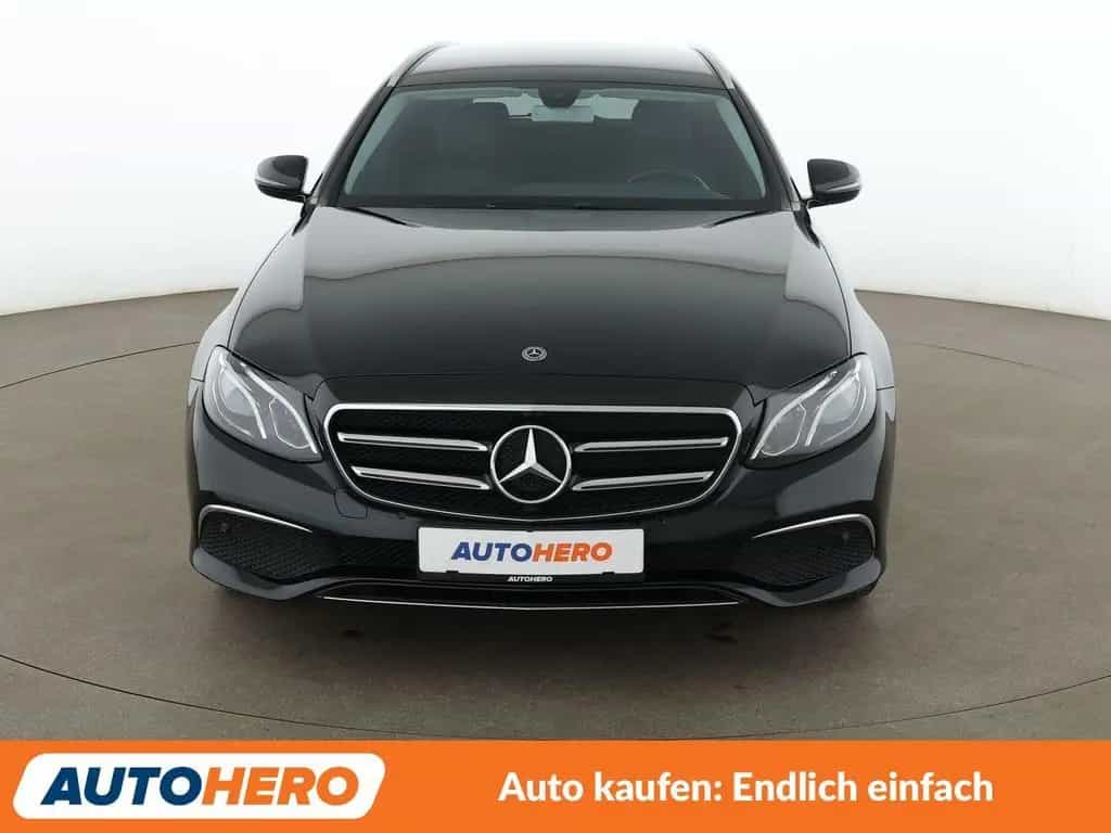 Mercedes-Benz E-Class d Avantgarde Aut.*CAM*LED*NAVI*PDC*SHZ*AHK 10/2019-photo-8