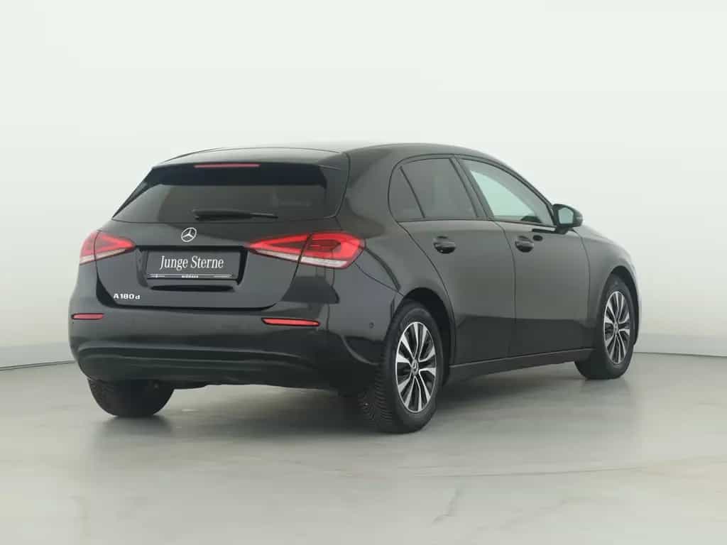 Mercedes-Benz A 180 d Automatik*PTS*Kamera*Navigation*LED*DAB* 12/2022-photo-1
