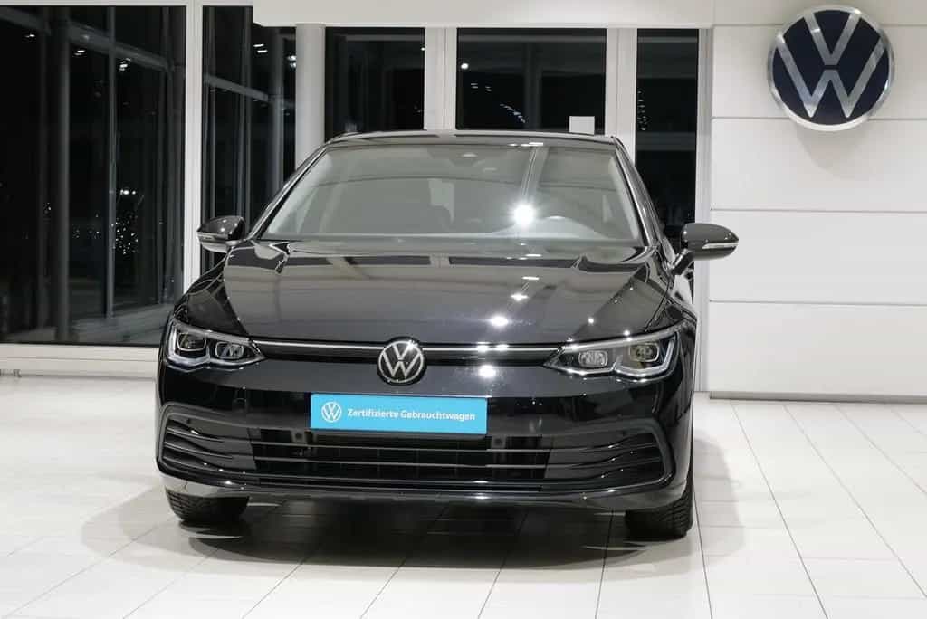 Volkswagen Golf VIII 1.5TSI Life StdHz AHK HKardon RKAM DCC 02/2023-photo-2