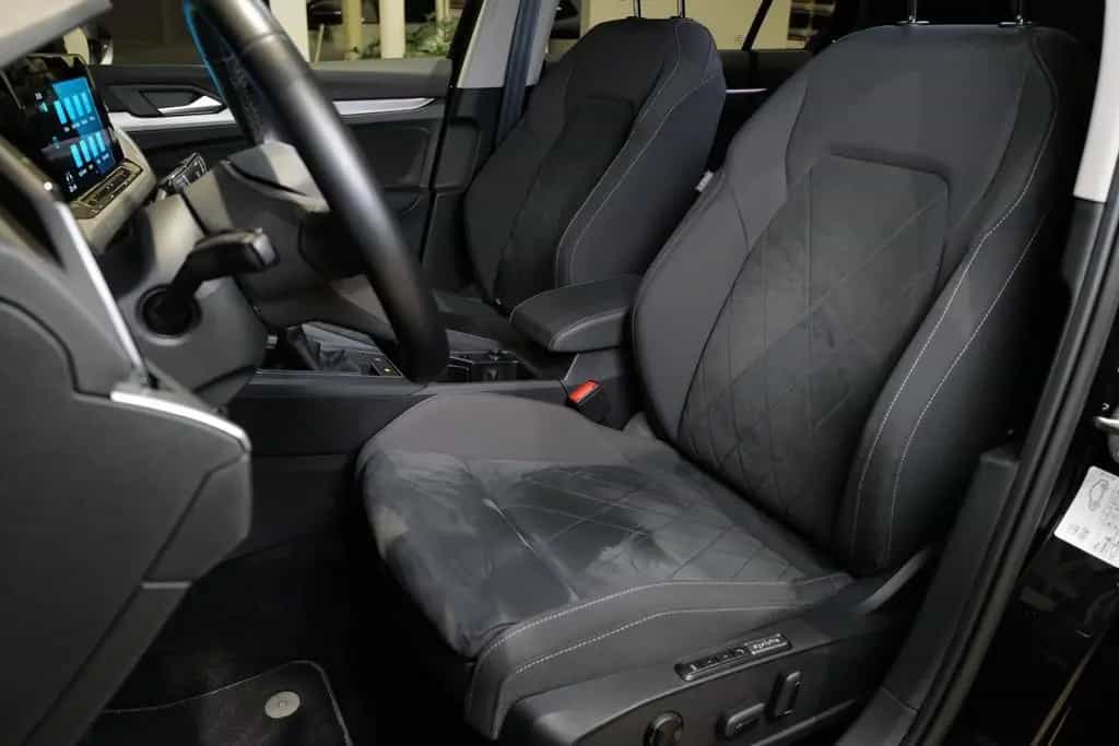 Volkswagen Golf VIII 1.5TSI Life StdHz AHK HKardon RKAM DCC 02/2023-photo-20