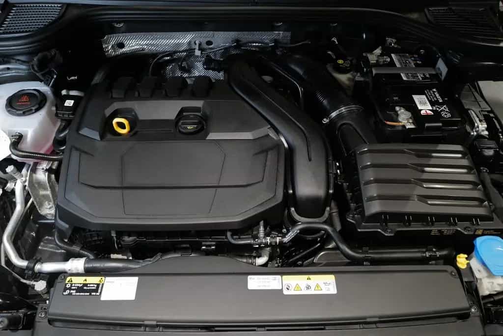 Volkswagen Golf VIII 1.5TSI Life StdHz AHK HKardon RKAM DCC 02/2023-photo-25