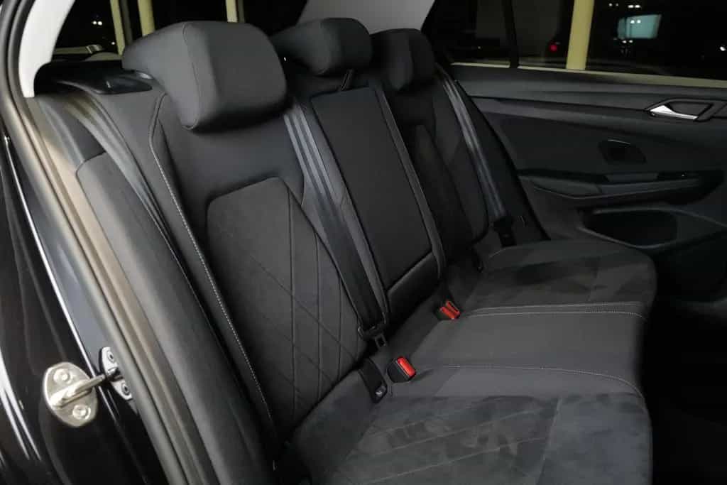 Volkswagen Golf VIII 1.5TSI Life StdHz AHK HKardon RKAM DCC 02/2023-photo-5