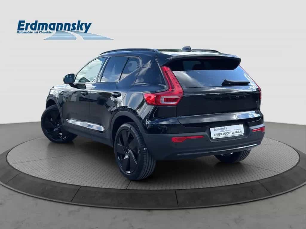 Volvo XC40 B3 Plus Black Edition/Navi/Pano/360K/20Zoll 06/2025-photo-1