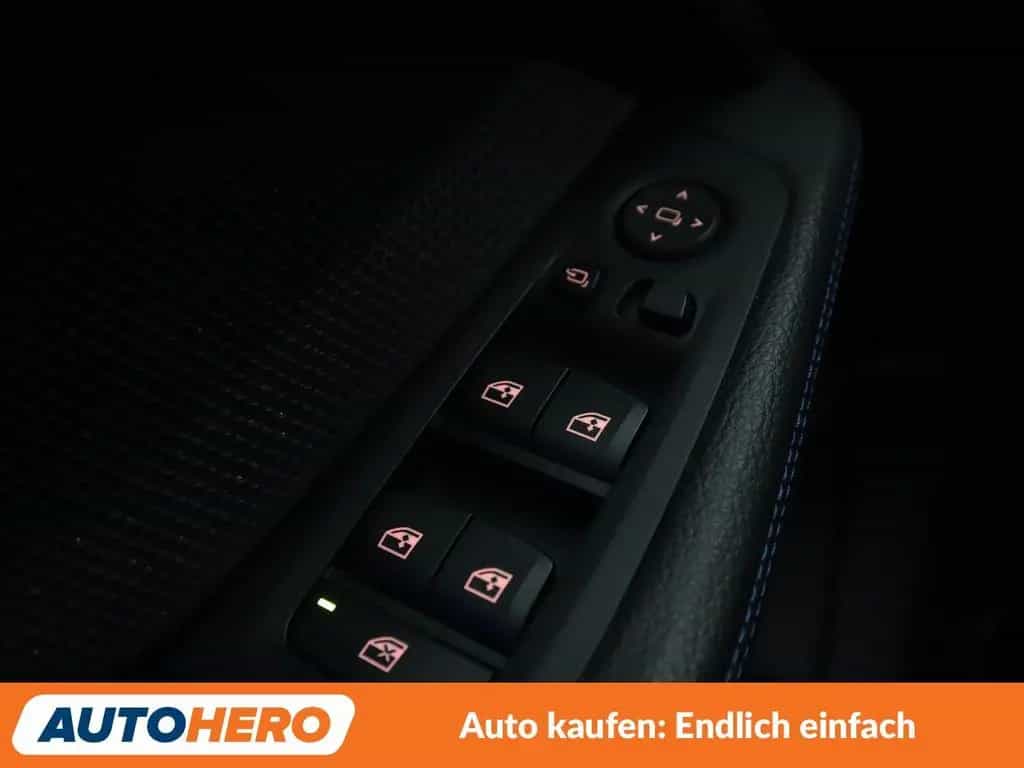 BMW M135 i xDrive Aut.*NAV*HUD*LED*TEMP*PDC*SHZ*ALU* 04/2021-photo-23