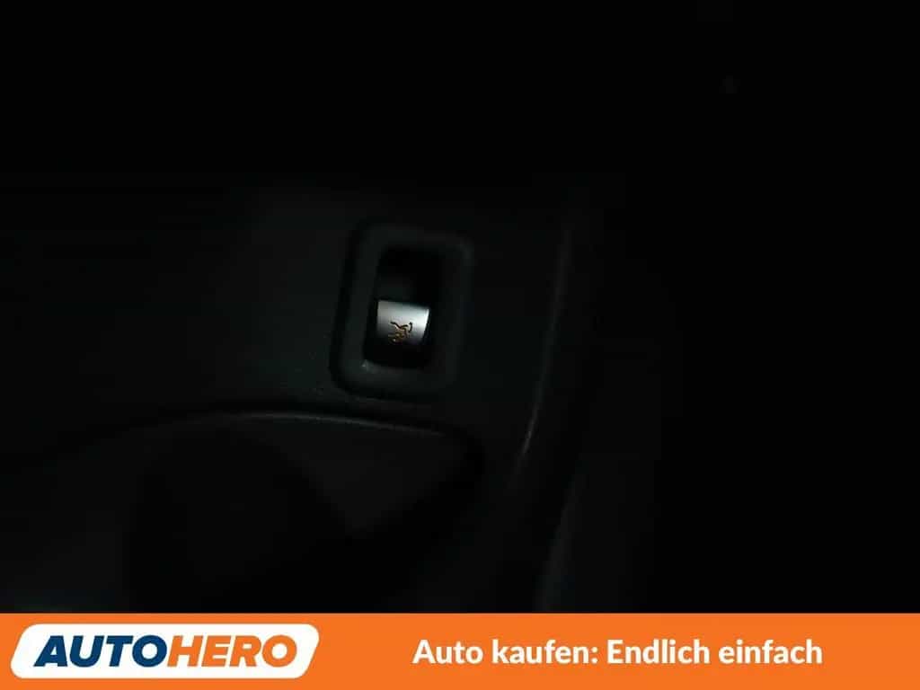 Mercedes-Benz C-Class 200 4Matic AMG Line Aut.*NAVI*LED*TEMPO*CAM* 06/2017-photo-28