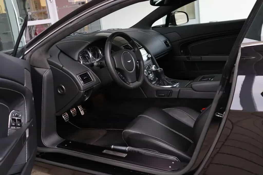 Aston Martin V8 Vantage Coupé 4.7 Schaltgetriebe/ Leder/ ONYX 04/2010-photo-6