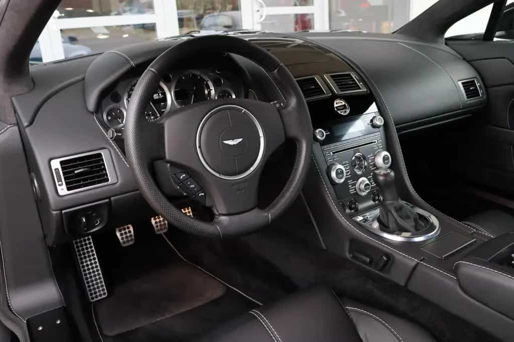 Aston Martin V8 Vantage Coupé 4.7 Schaltgetriebe/ Leder/ ONYX 04/2010-photo-7