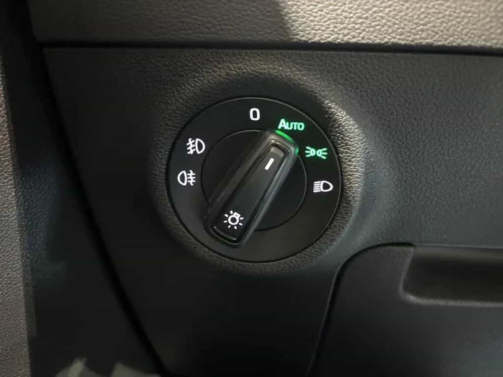 Skoda Karoq 2.0TSI Sport 4x4 1.HD AHK ACC LED DCC NAVI 10/2019-photo-15