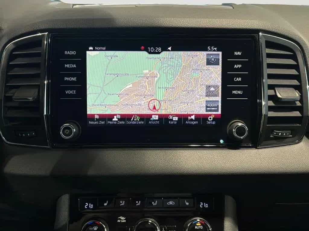 Skoda Karoq 2.0TSI Sport 4x4 1.HD AHK ACC LED DCC NAVI 10/2019-photo-16