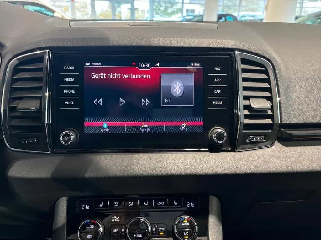 Skoda Karoq 2.0TSI Sport 4x4 1.HD AHK ACC LED DCC NAVI 10/2019-photo-17
