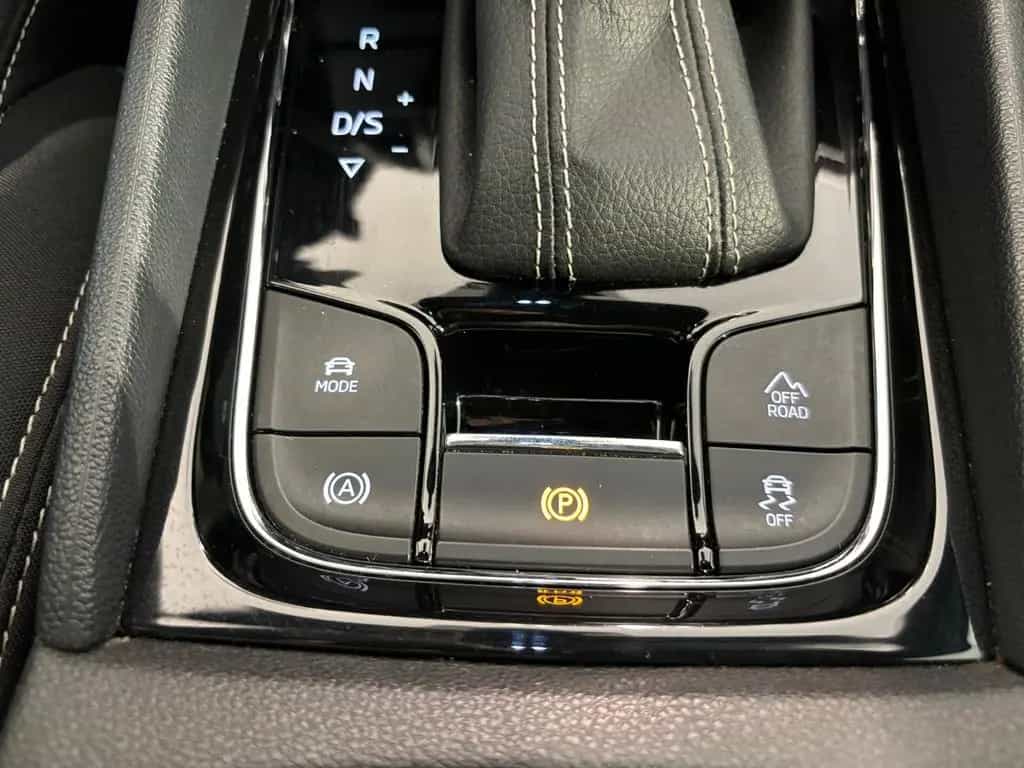 Skoda Karoq 2.0TSI Sport 4x4 1.HD AHK ACC LED DCC NAVI 10/2019-photo-19