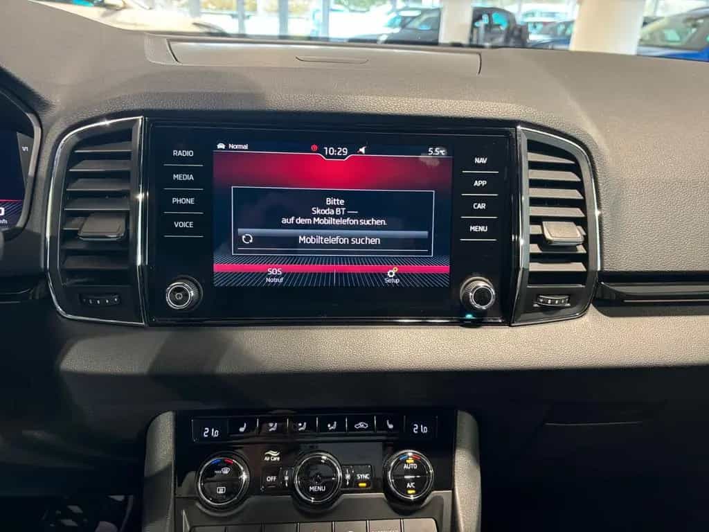Skoda Karoq 2.0TSI Sport 4x4 1.HD AHK ACC LED DCC NAVI 10/2019-photo-21