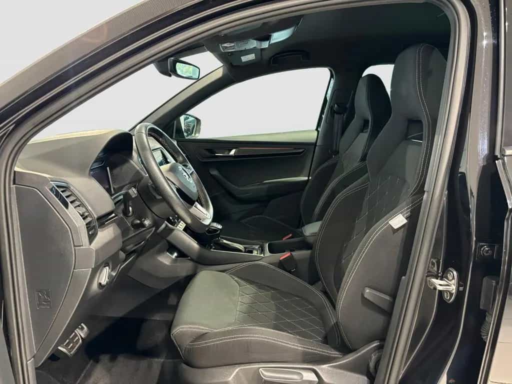 Skoda Karoq 2.0TSI Sport 4x4 1.HD AHK ACC LED DCC NAVI 10/2019-photo-6