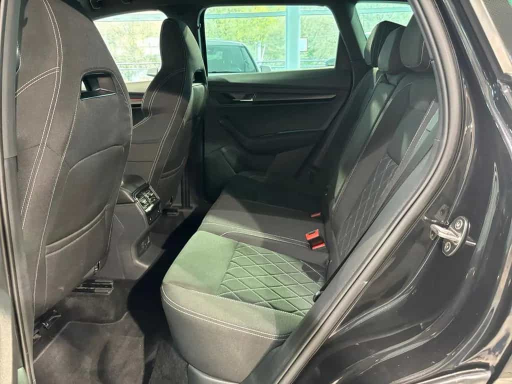 Skoda Karoq 2.0TSI Sport 4x4 1.HD AHK ACC LED DCC NAVI 10/2019-photo-7
