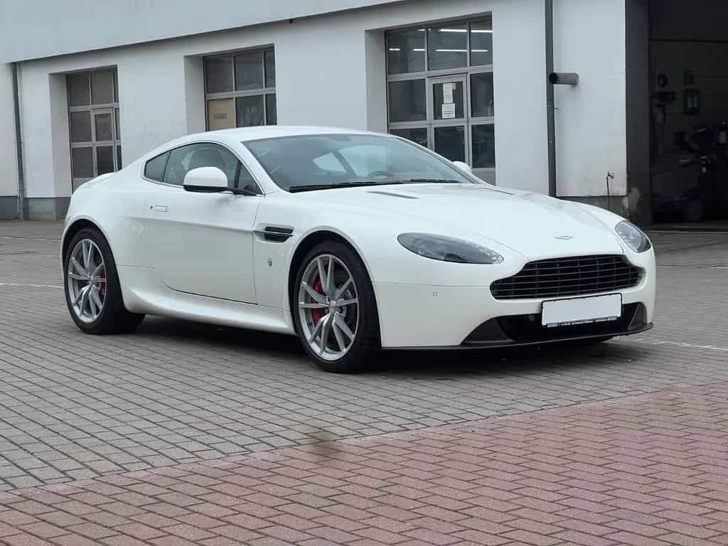Aston Martin V8 Vantage Coupe*RFK nur 18TKM*wie NEU 03/2017-photo-11
