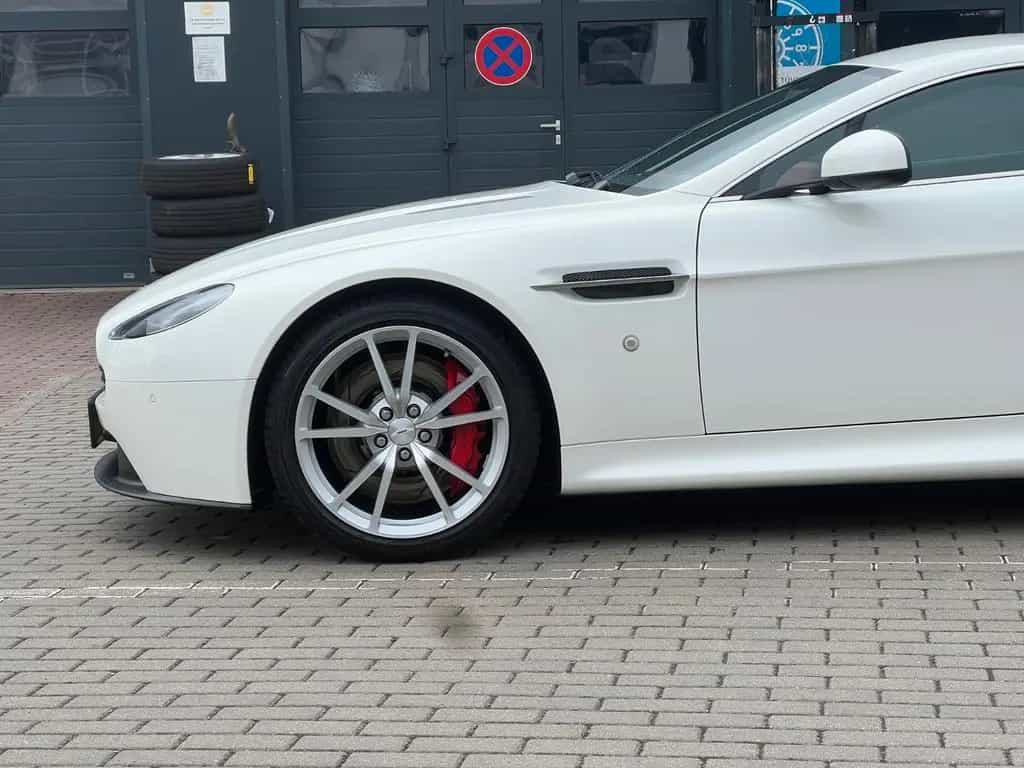 Aston Martin V8 Vantage Coupe*RFK nur 18TKM*wie NEU 03/2017-photo-2