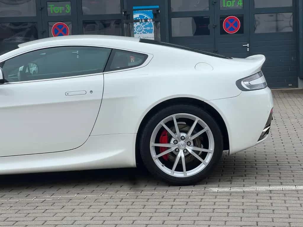Aston Martin V8 Vantage Coupe*RFK nur 18TKM*wie NEU 03/2017-photo-3