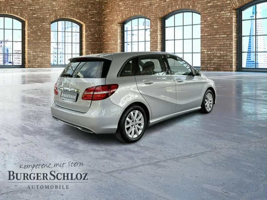 Mercedes-Benz B-Class 180 AUT KlimaA LED LM PDC Pano ParkAss SD SHZ 11/2016-photo-4
