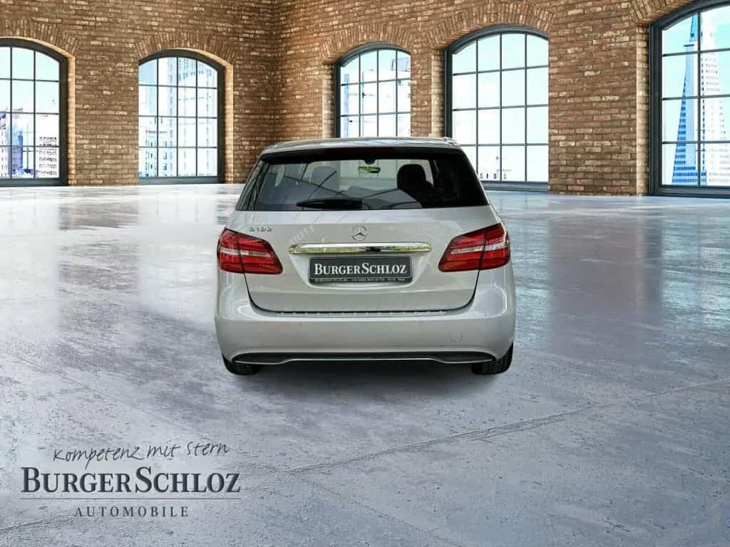 Mercedes-Benz B-Class 180 AUT KlimaA LED LM PDC Pano ParkAss SD SHZ 11/2016-photo-5