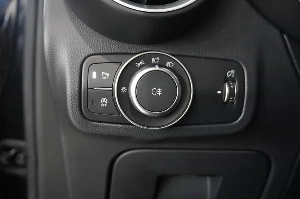 Alfa Romeo Stelvio 2.2D VELOCE Q4 NAVI/LED/KAMERA/MATRIX/SH 06/2024-photo-27