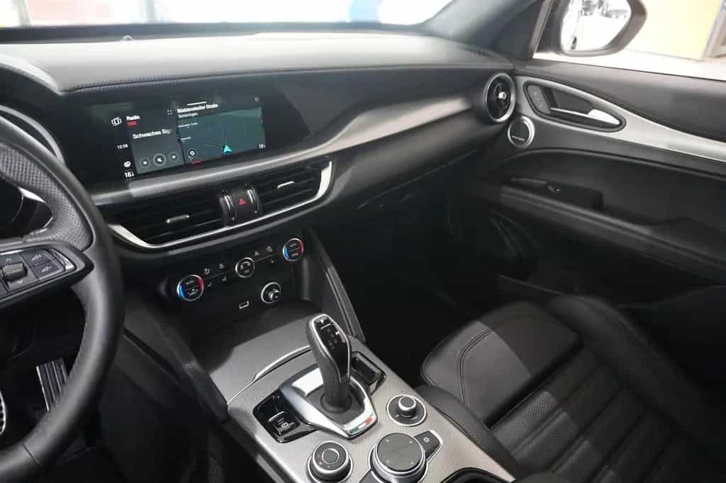 Alfa Romeo Stelvio 2.2D VELOCE Q4 NAVI/LED/KAMERA/MATRIX/SH 06/2024-photo-27